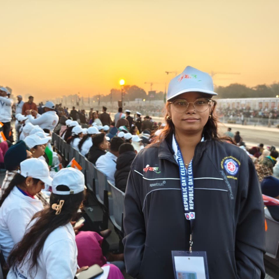 A Moment of Honour for Thakur Ramnarayan College: NSS Volunteer Among Top 6 in India