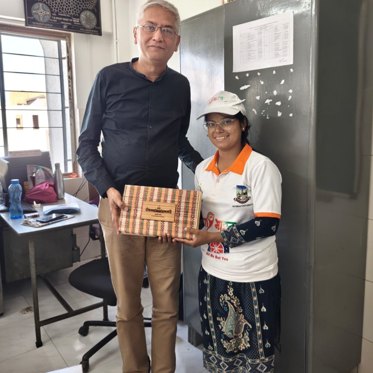 A Moment of Honour for Thakur Ramnarayan College: NSS Volunteer Among Top 6 in India