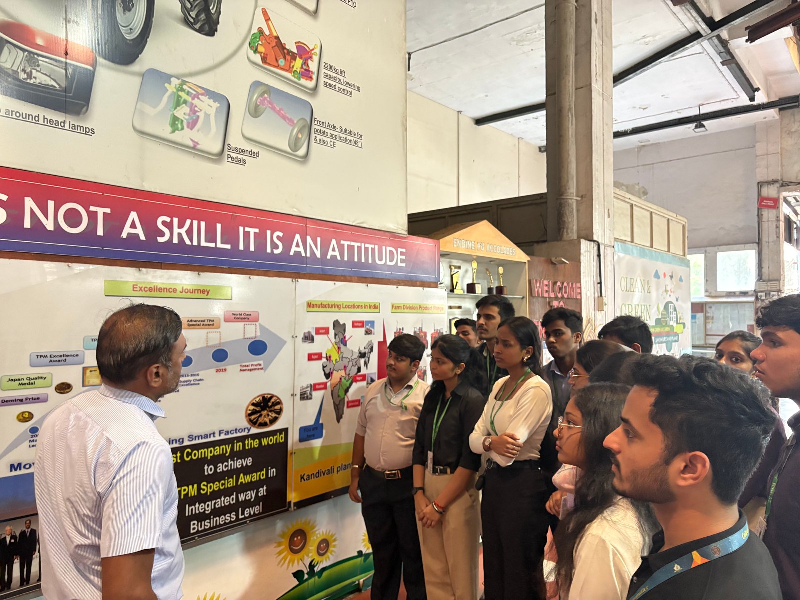 Driving Knowledge Forward: SYBAF Students' Exciting Visit to Mahindra