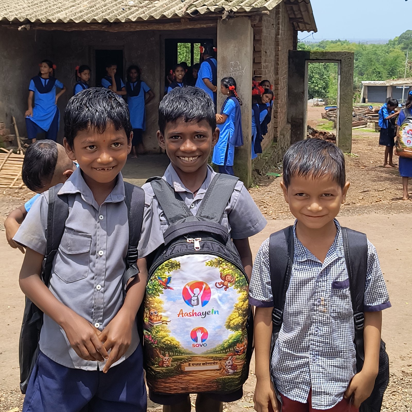 Aashayein Kit Distribution Drive – Empowering Young Learners