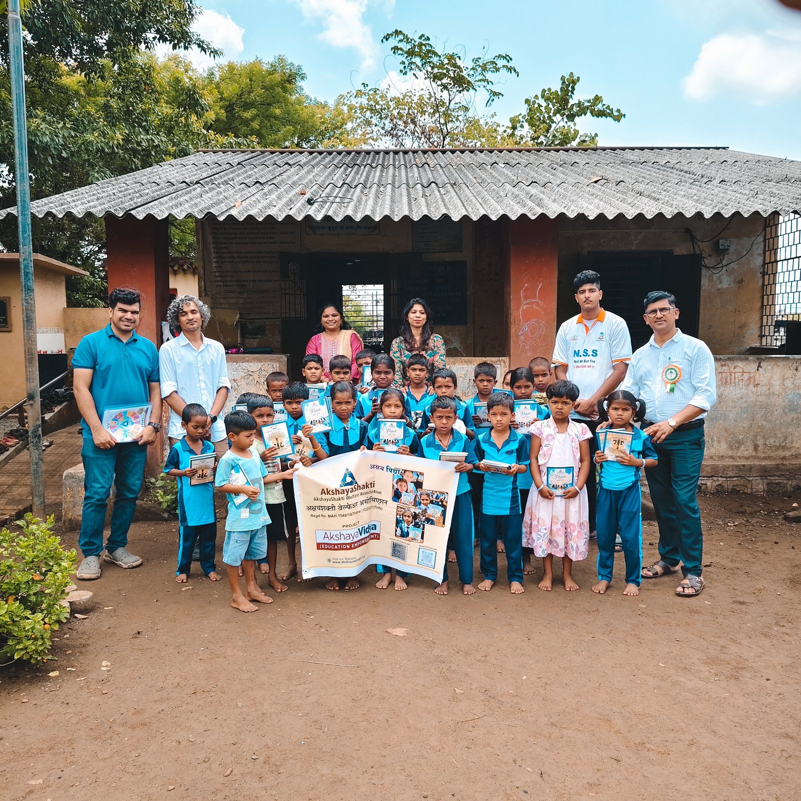AASHAYEIN Kit Distribution Drive – Empowering Young Minds