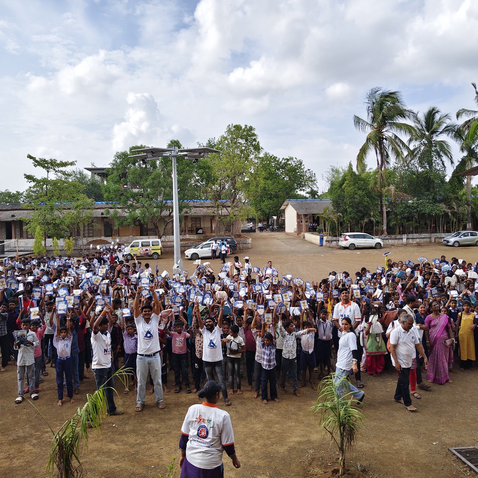 AASHAYEIN Kit Distribution Drive – Empowering Young Minds