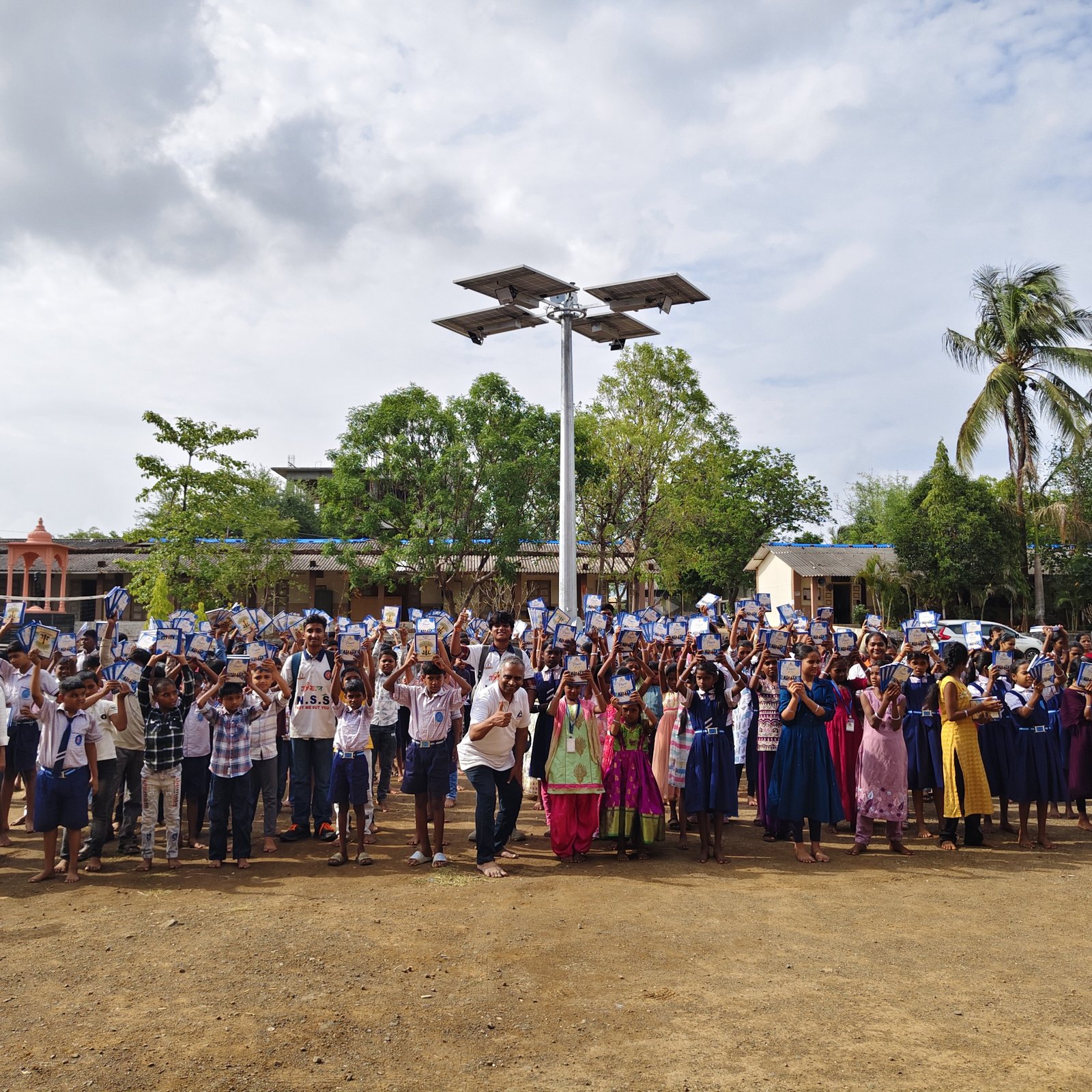 AASHAYEIN Kit Distribution Drive – Empowering Young Minds
