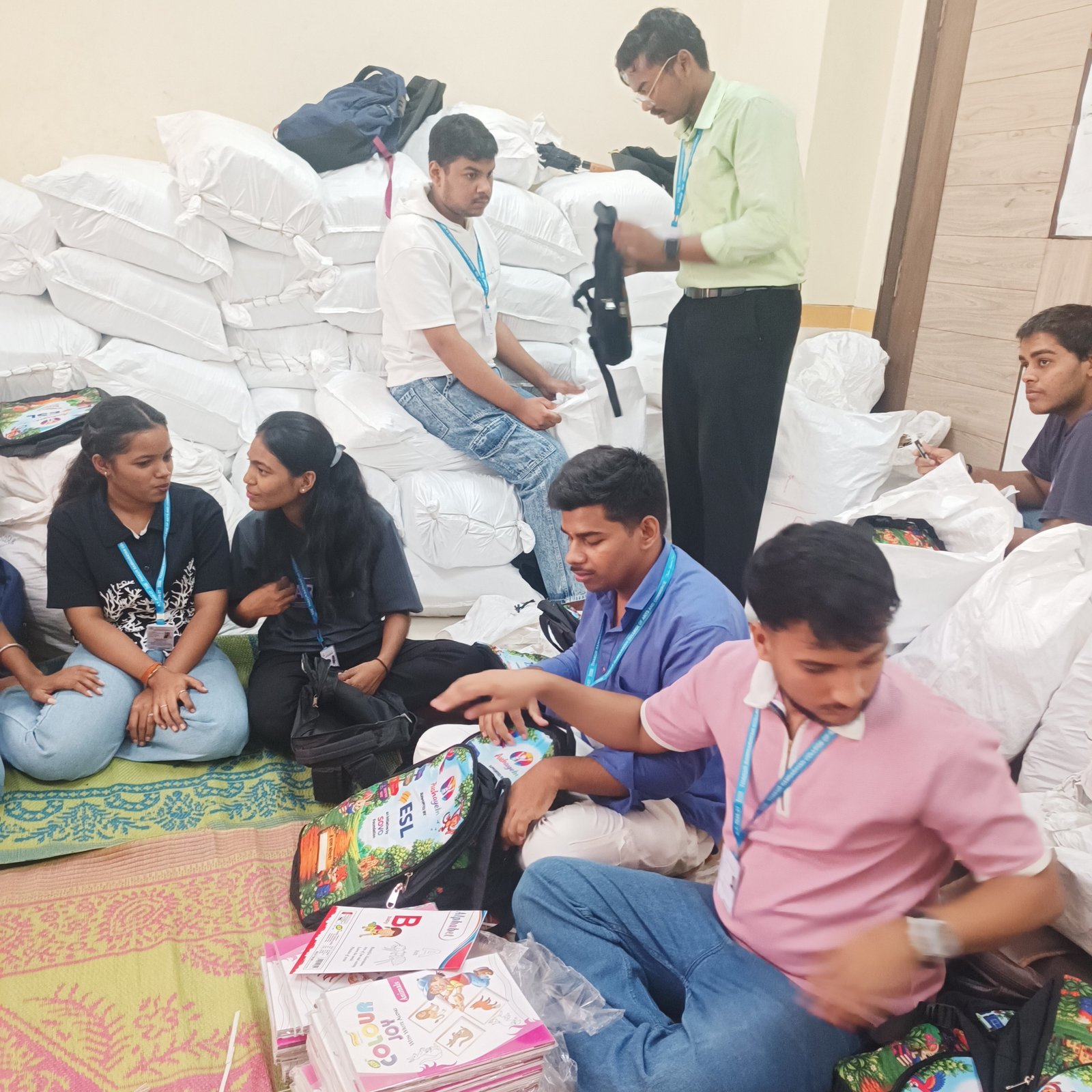 Aashayein Kit Packing Drive – Packing Hope for Education