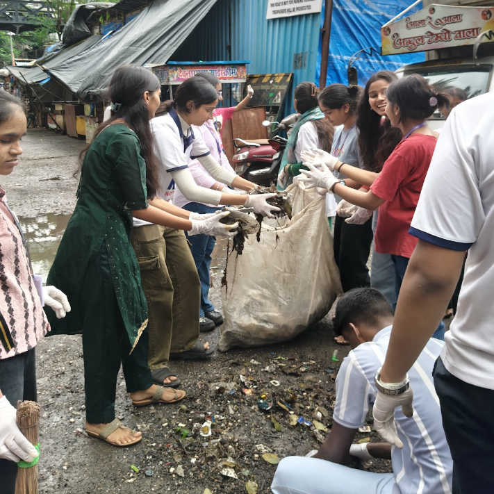 Swachhata Hi Seva:NSS Volunteers Take Action for a Cleaner, Greener Dahisar