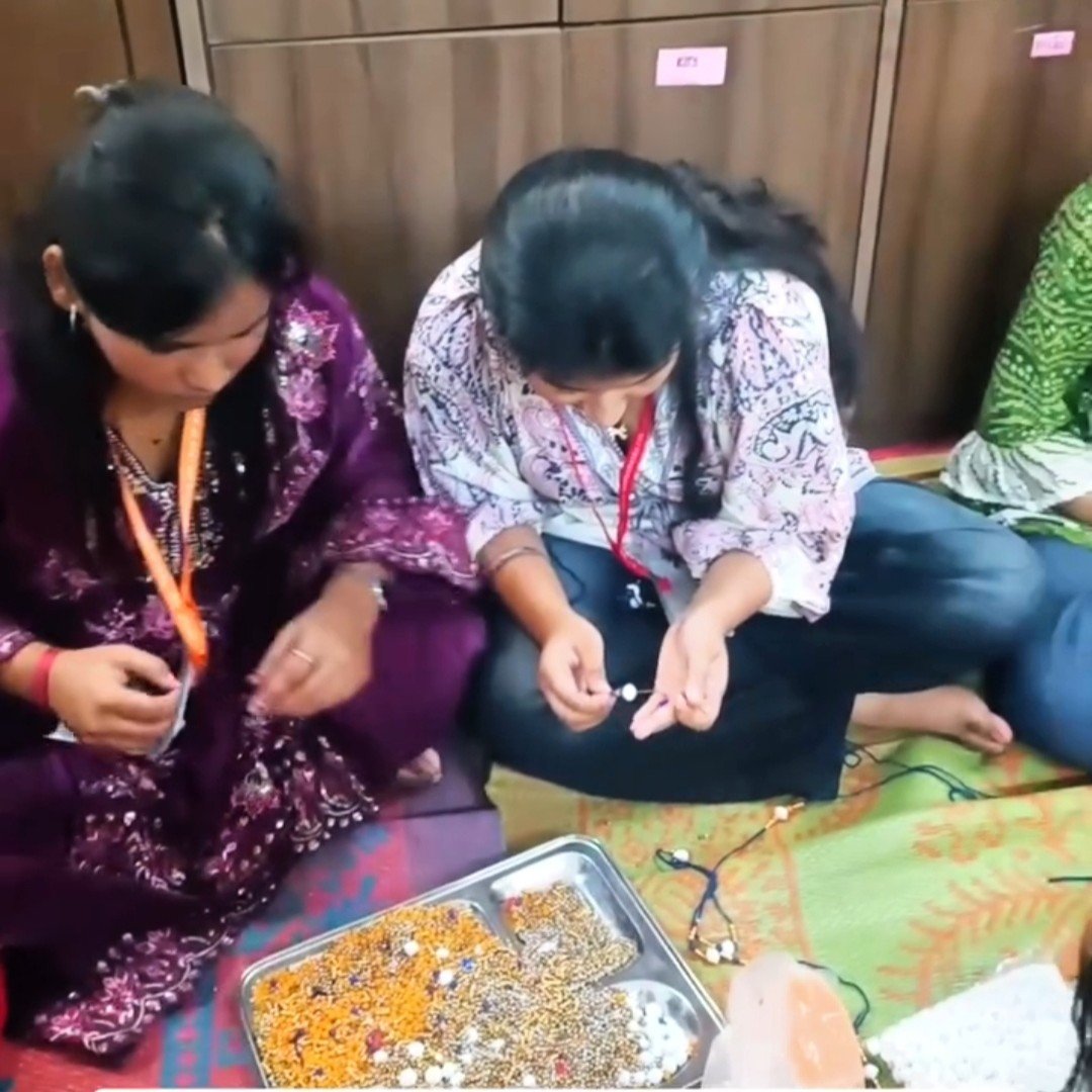 Ek Rakhi Sainik Ke Naam: Tying Threads of Gratitude
