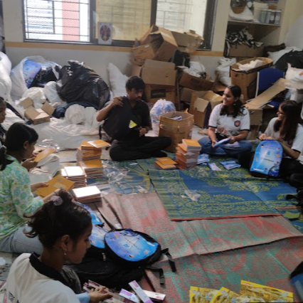 Empowering Education: Aashayein Kit Packing Drive under Sarva Shiksha Abhiyan