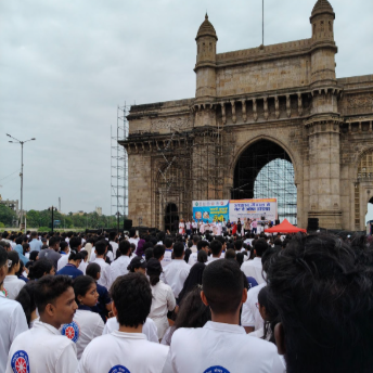 Melodies of Faith: Bhajan Sandhya at Gateway of India