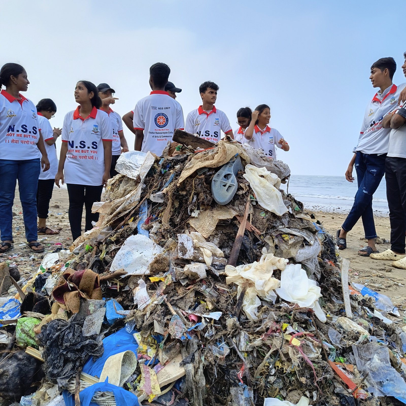 NSS Volunteers Lead Velankanni Beach Cleanup