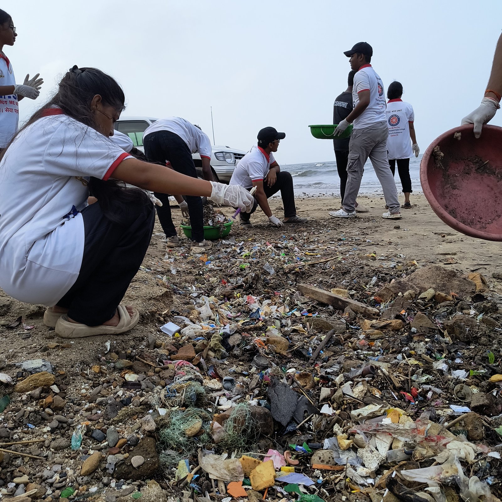 NSS Volunteers Lead Velankanni Beach Cleanup